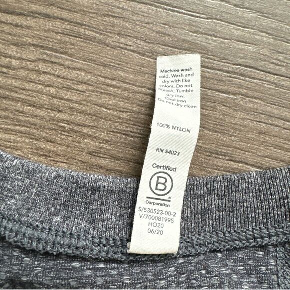 Athleta T Shirt Womens Large Gray Short Sleeve Top - Picture 4 of 6